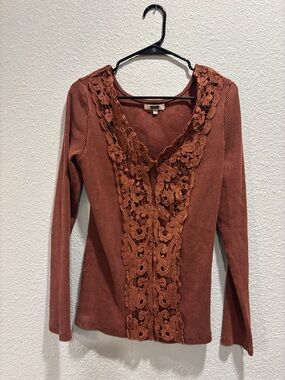 gimmicks by BKE Rust V-Neck Lace-Trim Ribbed Long Sleeve Top